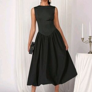 Women's Sleeveless Solid Color Pleated Hem Casual Long Dress